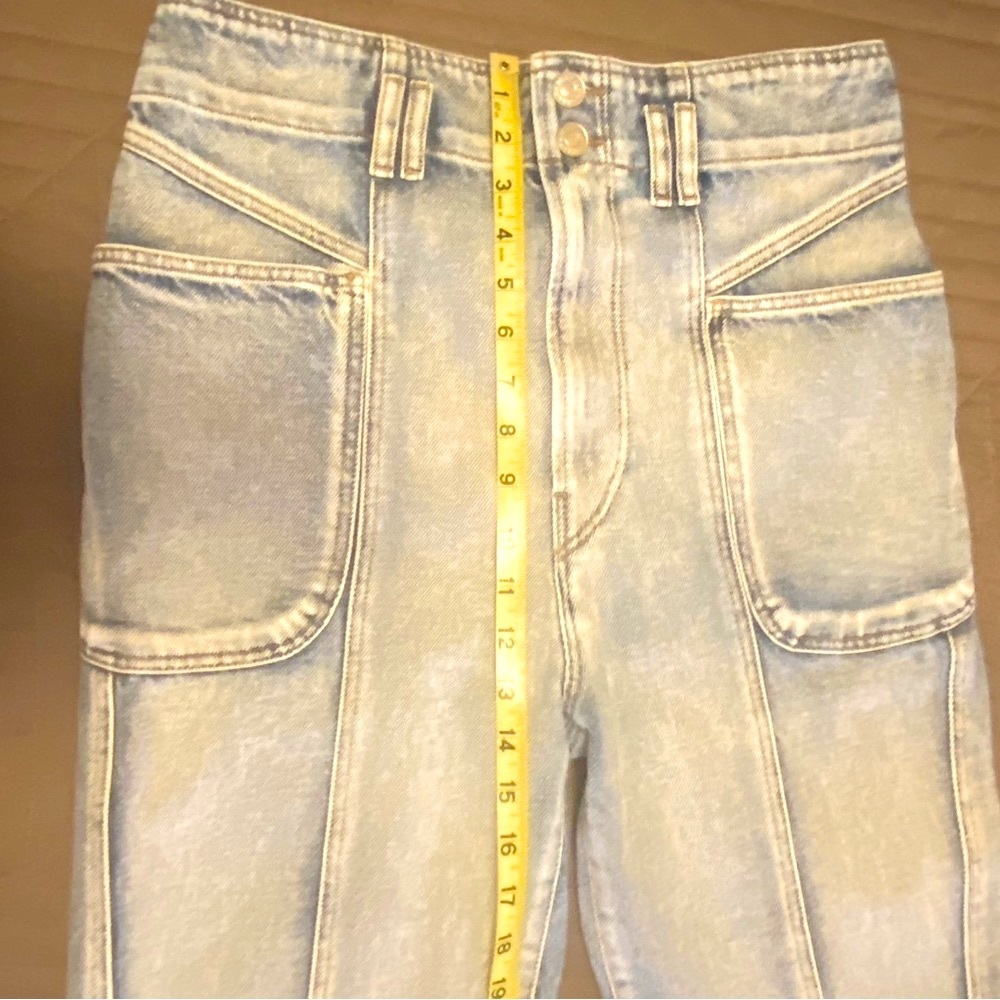 High-Rise Light Wash Women’s Jeans - Picture 8 of 16